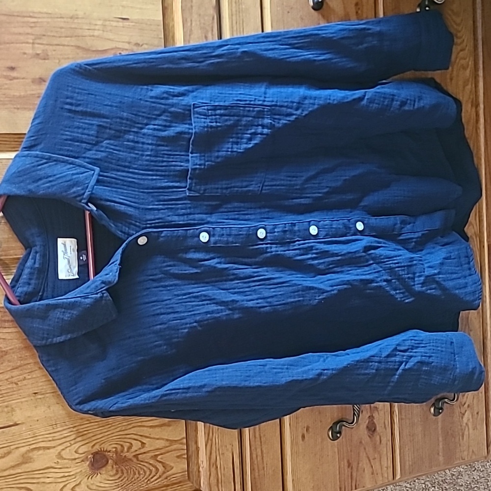 Universal Threads button down blue
